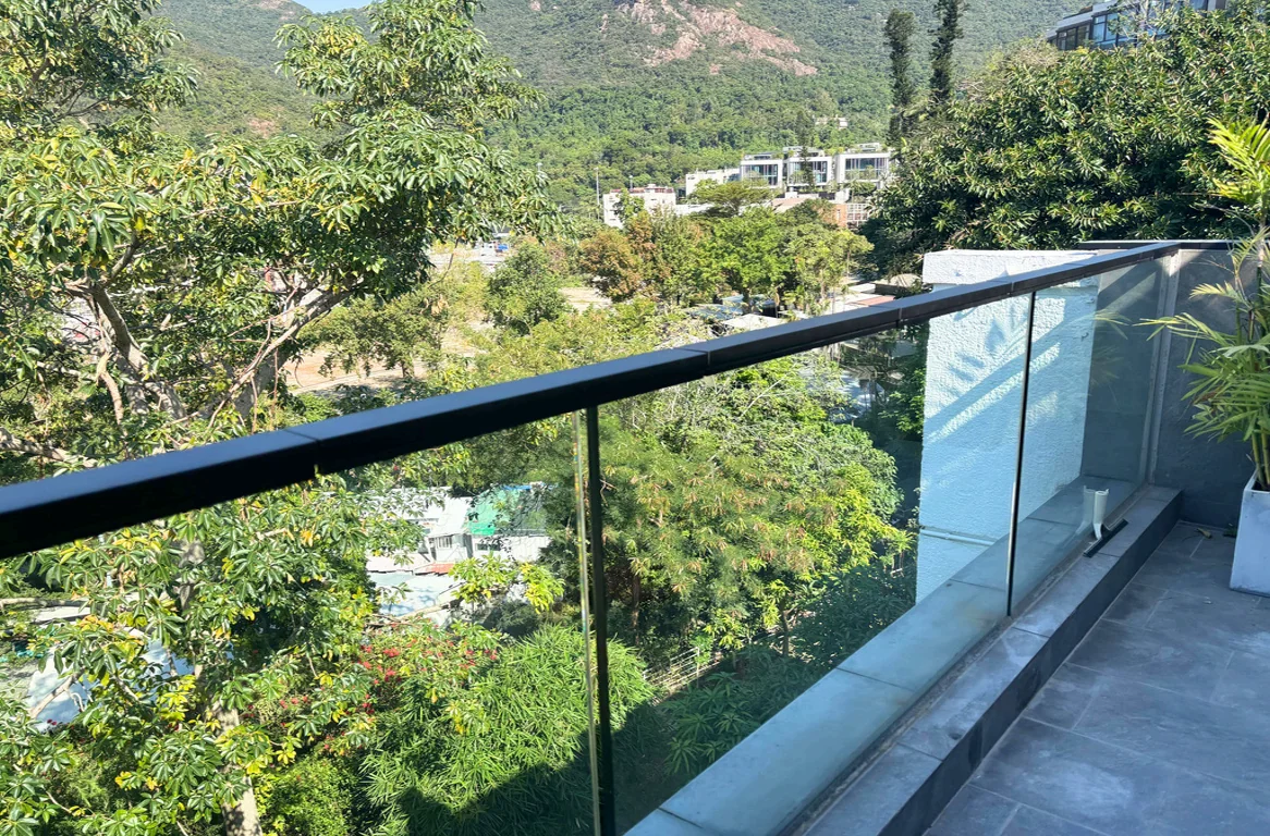Completed Apeiron Guard climb detection line along a residential glass balustrade